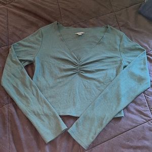 Wild Fable emerald green long sleeve crop top
